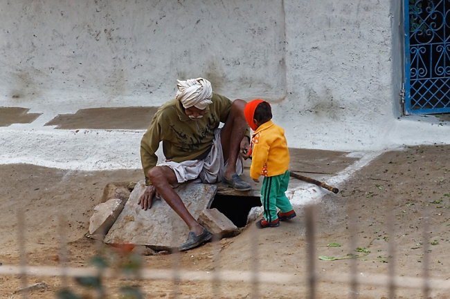 Khajuraho-Varmara temple-012